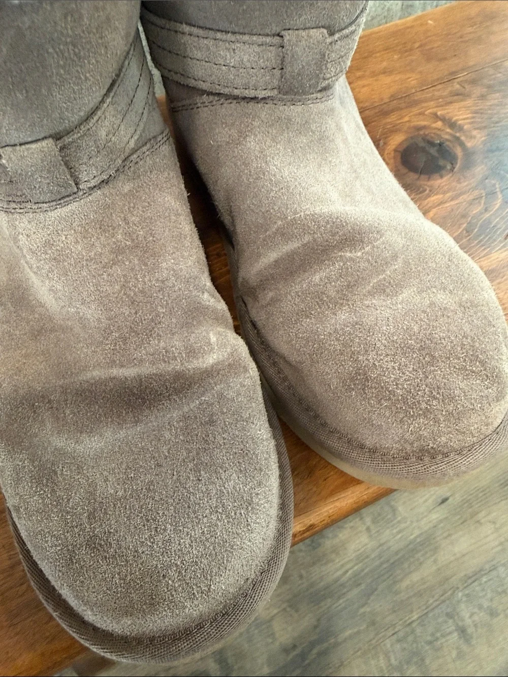 Koolaburra by Ugg Delene Mini Taupe Suede Size 9